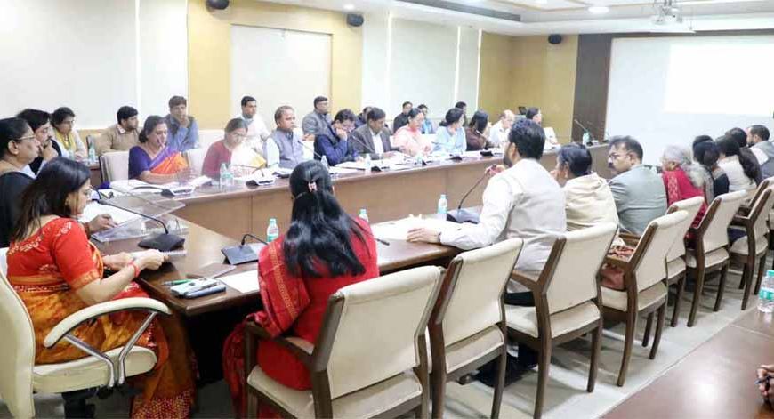 महिला एवं बाल विकास मंत्री सुश्री निर्मला भूरिया ने की विभागीय समीक्षा
