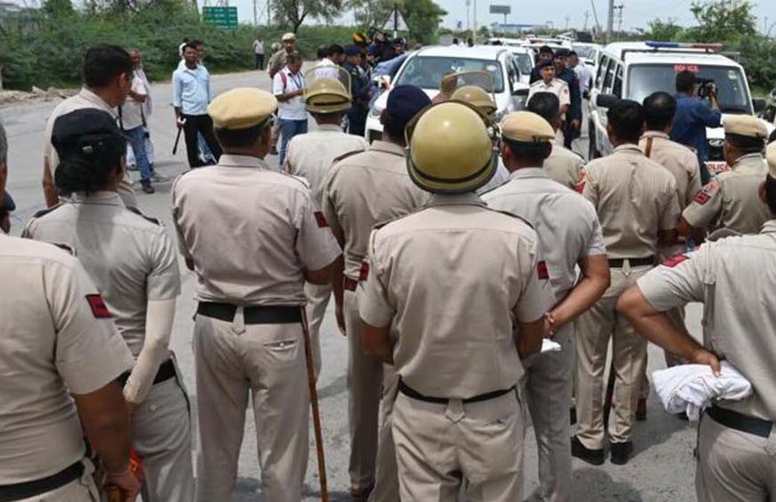 रांची पुलिस का बड़ा अभियान: 75 जगहों पर छापेमारी, 183 लोग गिरफ्तार