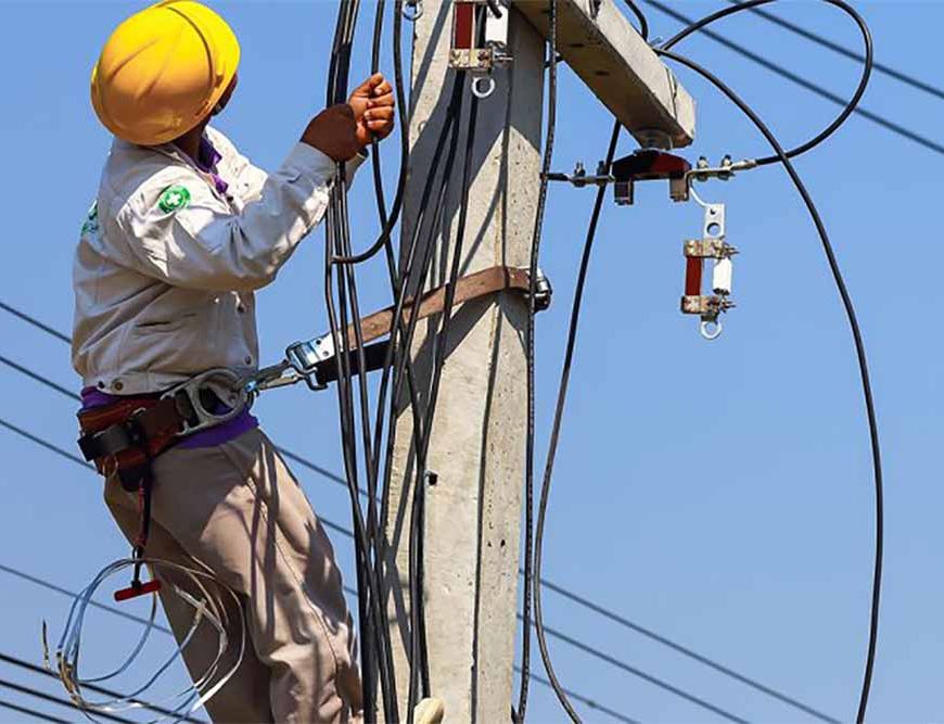 विद्युत हादसे रोकने की नई दिल्ली में ली ट्रेनिंग