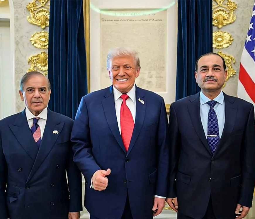 कंगाल पाकिस्तान का नया खेल: भारत सीमा के पास समंदर में बना रहा नकली द्वीप!