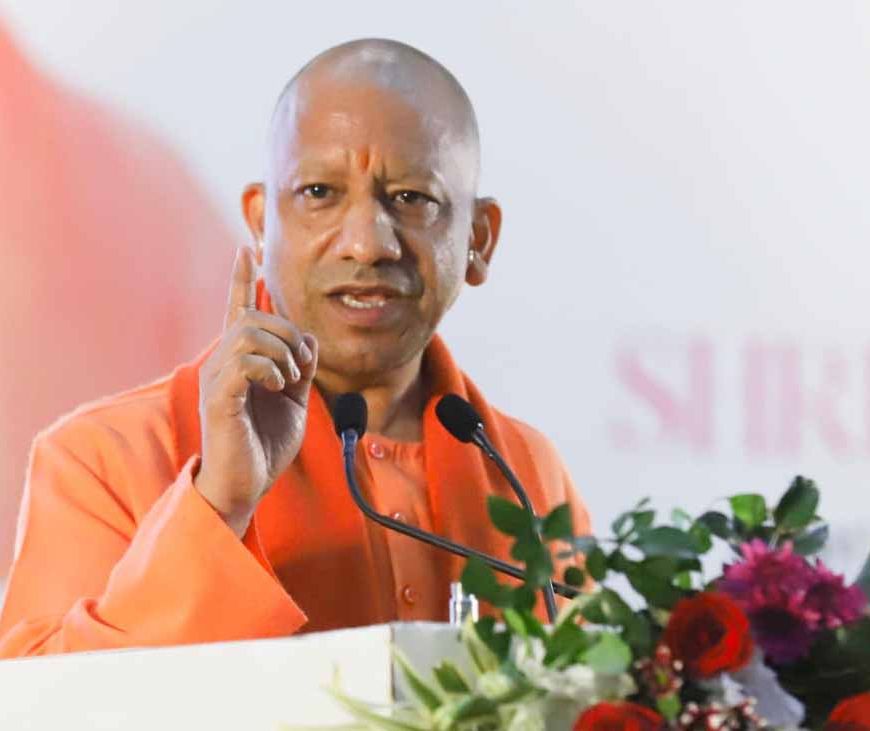 आधी आबादी बढ़ेगी तो समाज बढ़ेगाः सीएम योगी