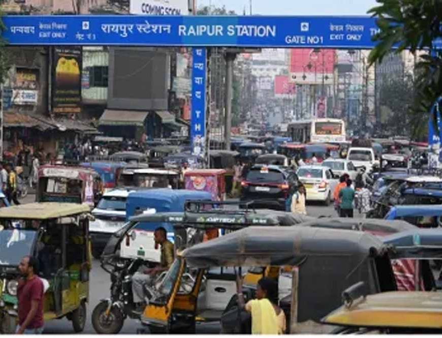 स्टेशन परिसर में ऑटो चालकों की मनमानी: 3 किमी दूरी का 80–100 रुपए किराया