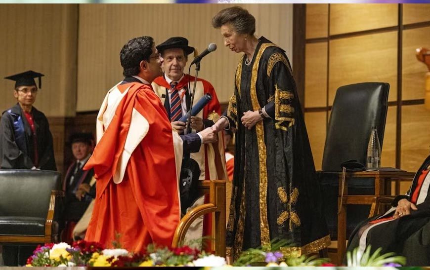 उद्योगपति कुमार मंगलम बिड़ला को यूनिवर्सिटी ऑफ लंदन ने मानद डॉक्टरेट से सम्मानित किया