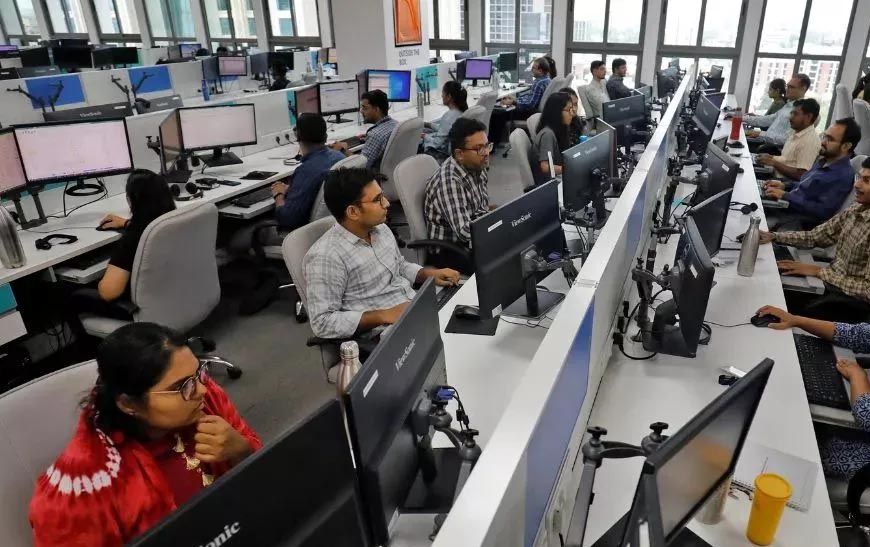 हरियाणा में कर्मियों और अफसरों के मुख्यालय आने पर पाबंदी, UHBVNL का आदेश—बिना अनुमति न आएं