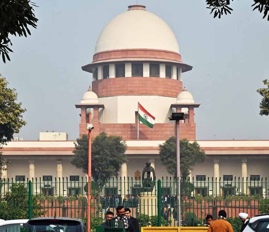 सुप्रीम कोर्ट की कड़ी फटकार: मामूली गलती पर 28 दिन की जेल, अफसरों पर भारी नाराज़गी