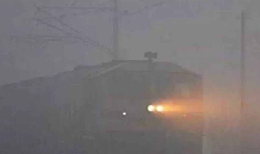 कोहरे का कहर! अगले 3 महीने तक 24 ट्रेनें रद्द—यात्रा से पहले ज़रूर देखें पूरी लिस्ट