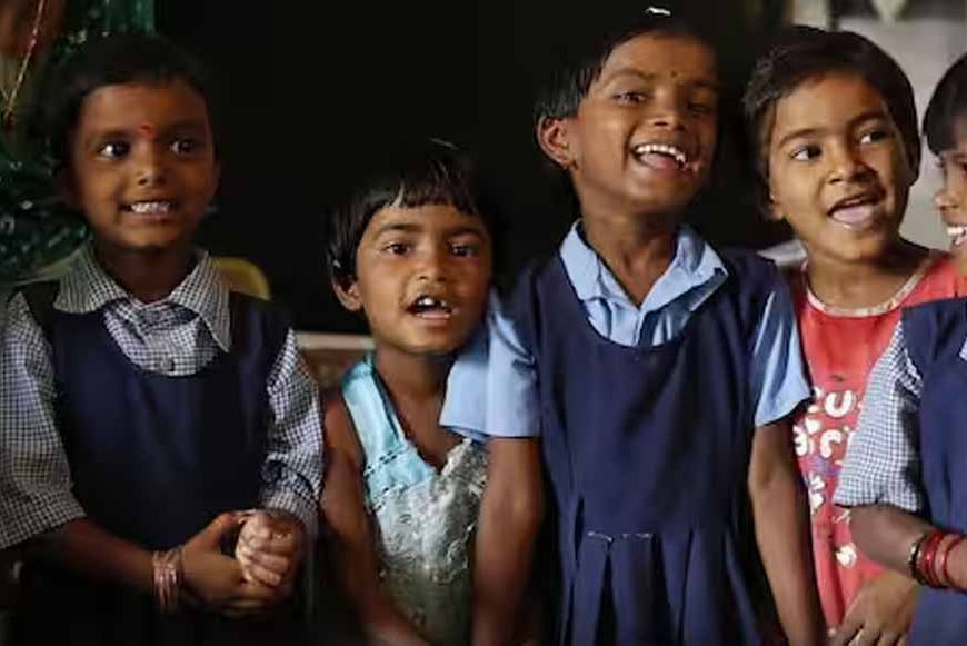 गरीब छात्रों के लिए बड़ी सौगात: UGC देगी 15 हजार से 20 लाख रुपये तक की शिक्षा सहायता