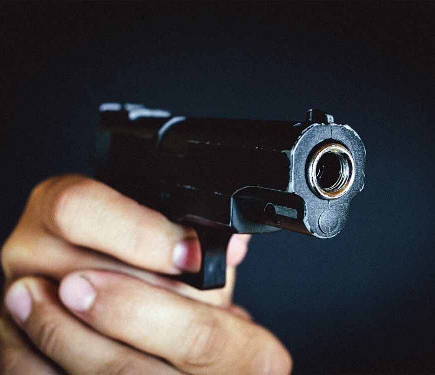 सपा नेता के बेटे की गोली मारकर हत्या, दूसरे युवक को सिर में गोली — इलाके में सनसनी