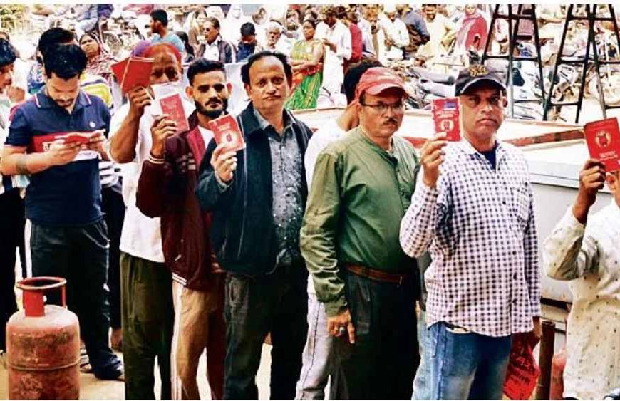 जबलपुर में LPG सिलेंडर संकट गहराया: 20 दिनों से परेशान उपभोक्ता, घंटों लाइन में भी खाली हाथ लौट रहे