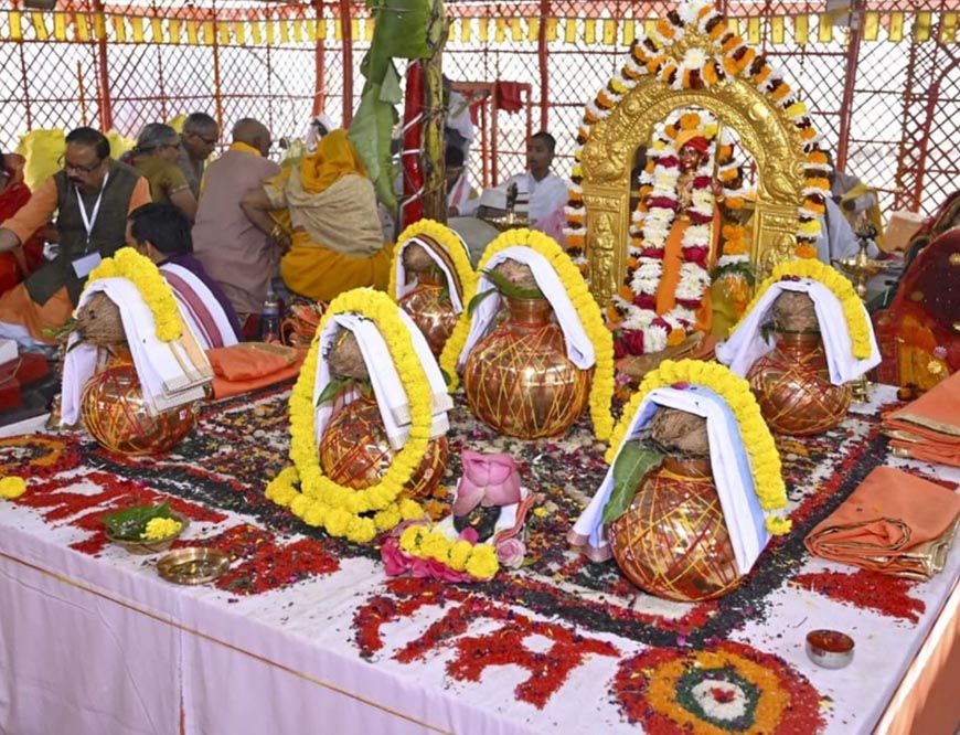राम मंदिर धर्म ध्वज समारोह: अयोध्या में 100 टन फूलों से सजी भव्य सजावट