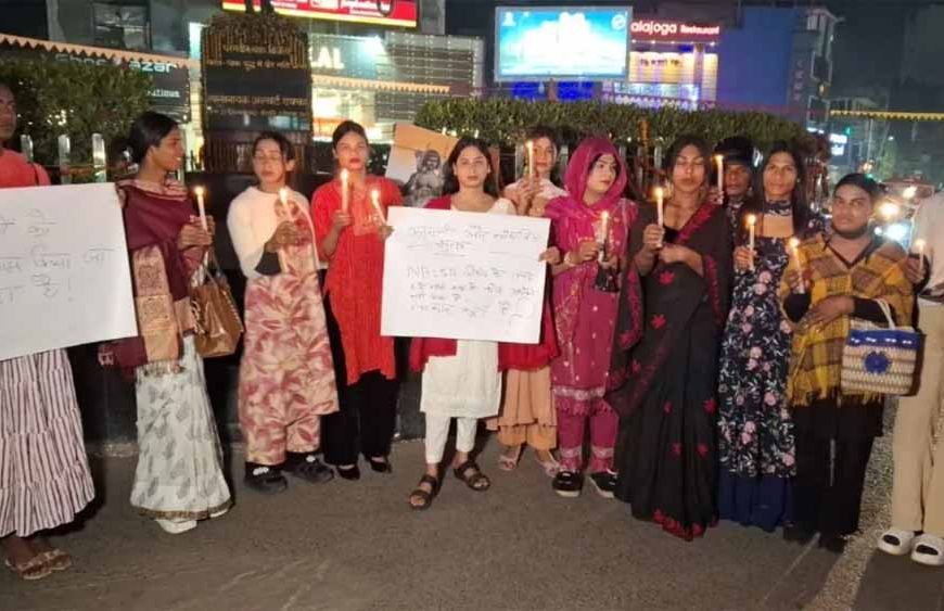 किन्नरों से छेड़खानी पर बार में बवाल, पुलिस की कार्रवाई से भड़के किन्नर सड़क पर उतरे