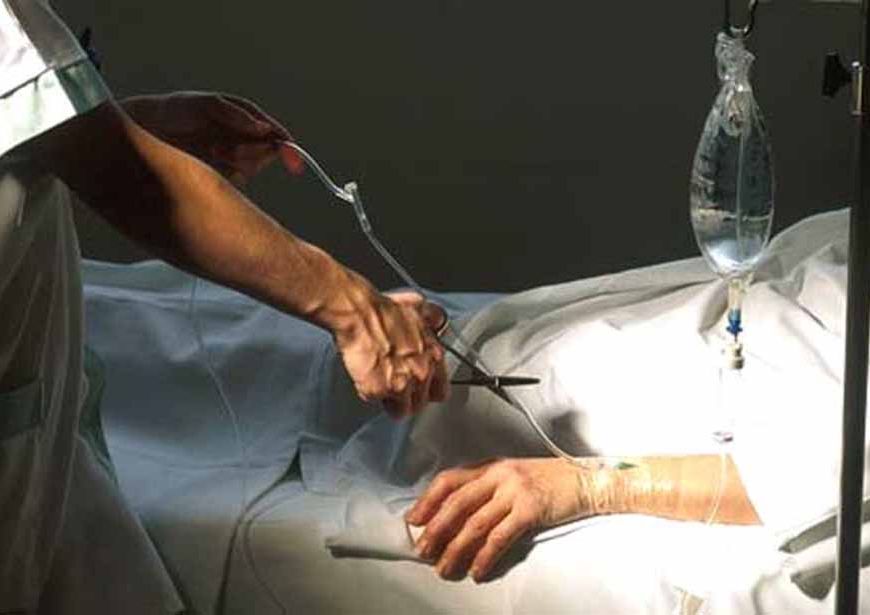 इच्छामृत्यु पर जनता की साफ ‘ना’! 53% वोटरों ने किया कानून खारिज