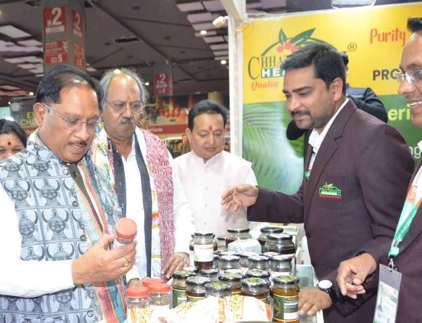 रायपुर : अंतरराष्ट्रीय व्यापार मेले में मुख्यमंत्री  विष्णुदेव साय ने छत्तीसगढ़ पेवेलियन का किया अवलोकन