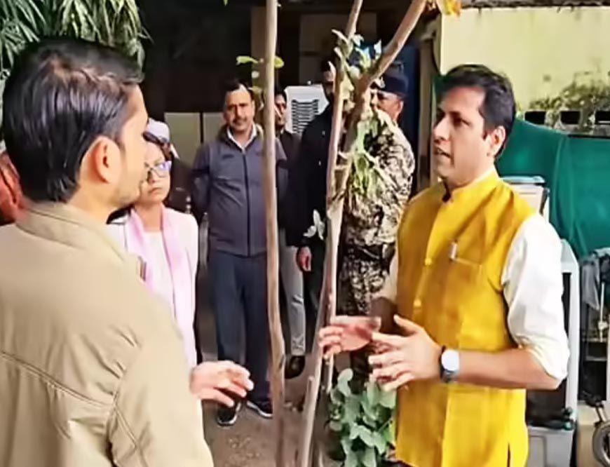 दतिया: कलेक्टर की अपील पर किसान ने दान की तीन बीघा जमीन, गांव में बनेगा नया अस्पताल