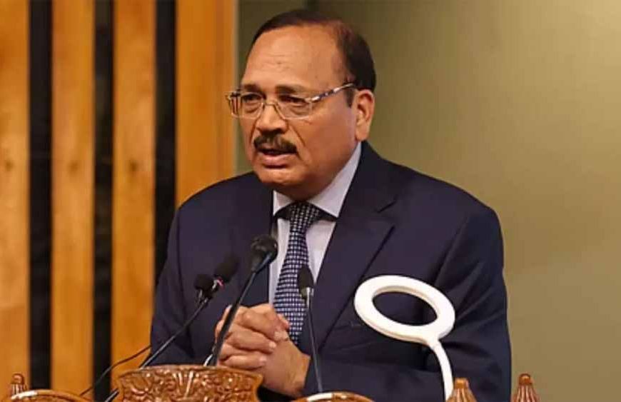 कोर्ट में वकील बोले— ‘मीलॉर्ड, आवाज चली गई’,  नए CJI ने कहा— ‘दिल्ली का यही हाल है’