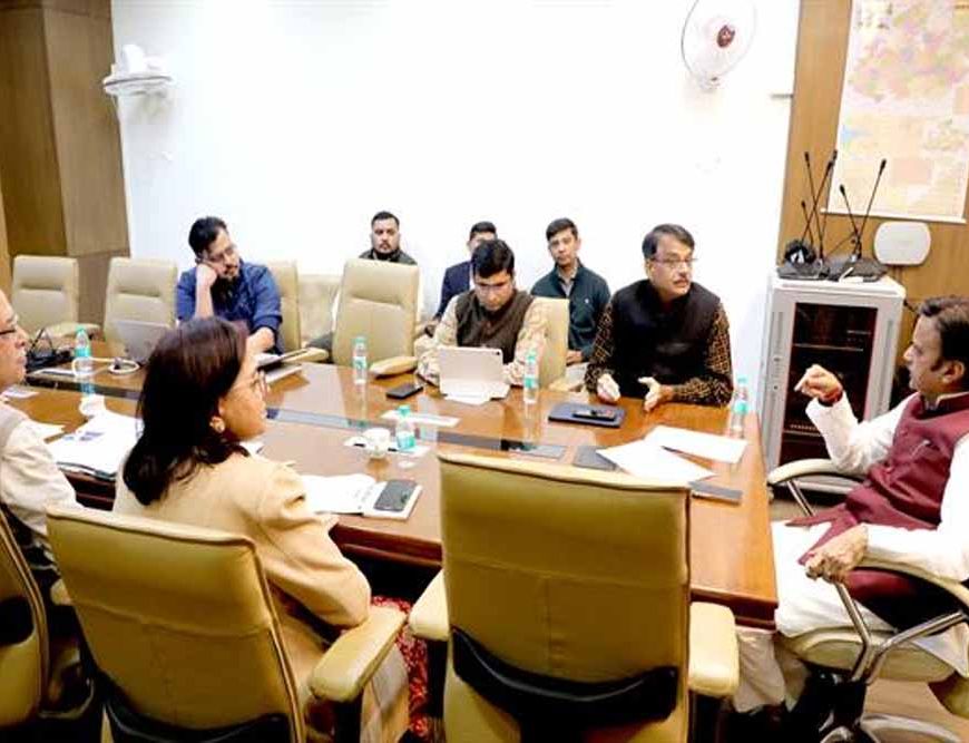 सीएम केयर योजना के शीघ्र क्रियान्वयन के लिए औपचारिकताएँ प्राथमिकता से करें पूर्ण : उप मुख्यमंत्री शुक्ल