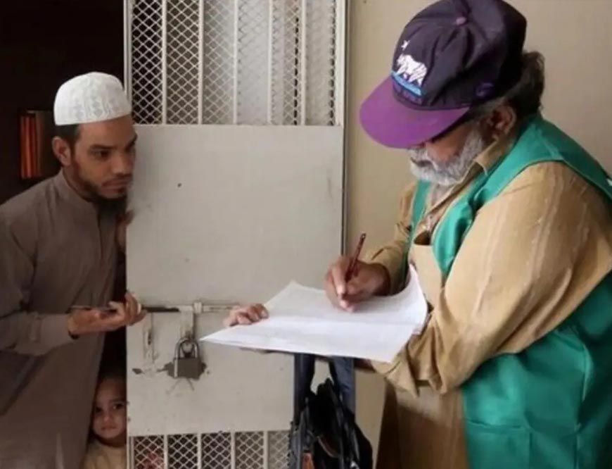 पाकिस्तान की बढ़ती आबादी को लेकर खतरे की चेतावनी, खुद ही अपने बोझ से हो सकता है दबाव में