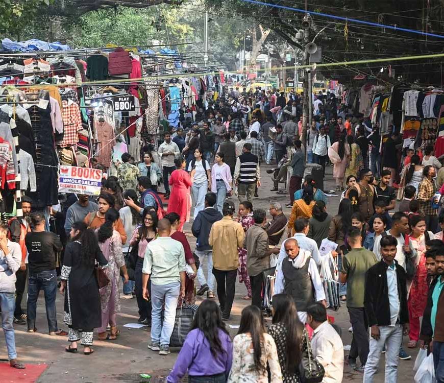 शहरों में सिमट रही दुनिया: अब 80% आबादी छोड़ रही गांवों की ओर रुख