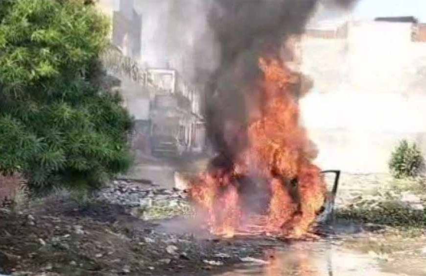 गूगल मैप की गलती से बड़ा हादसा, आग की चपेट में आई कार