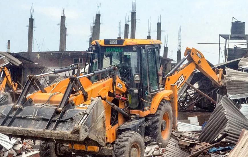 बिहार में बुलडोजर एक्शन शुरू, 400 माफिया और 1300 अपराधियों की संपत्ति जब्त की तैयारी