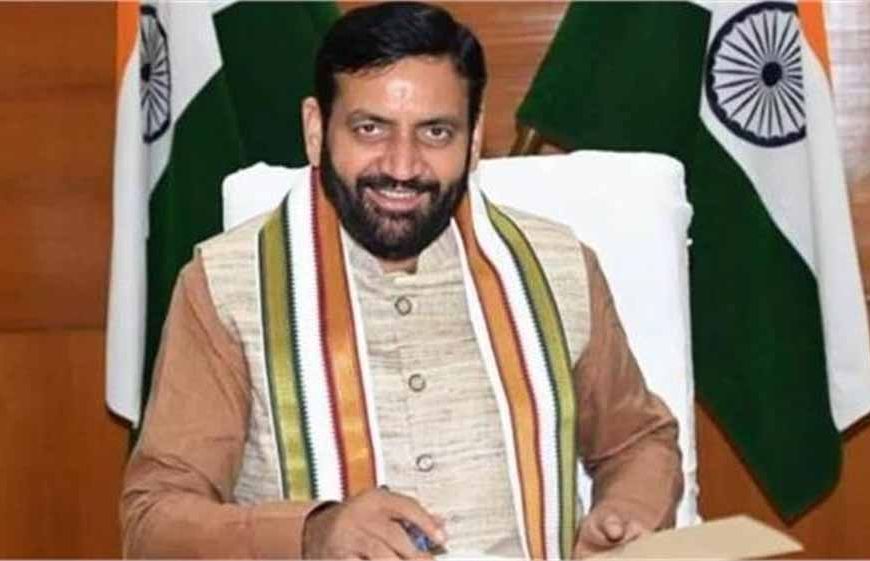 मुख्यमंत्री नायब सैनी को मिला अनोखा उपहार, अब पर्यटकों के लिए लगा खास स्टॉल