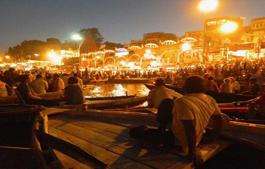 परियोजना का मुख्य उद्देश्य वाराणसी के प्रमुख स्थलों को रात्रि में आकर्षक और सुरक्षित बनाना