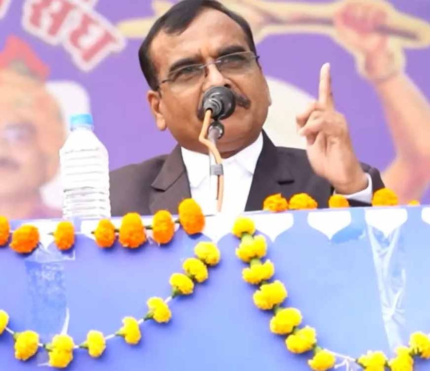 IAS संतोष वर्मा के बचाव में उतरे कांग्रेस के दिग्गज, ‘ब्राह्मण की बेटी’ बयान पर बढ़ी सियासी गर्मी