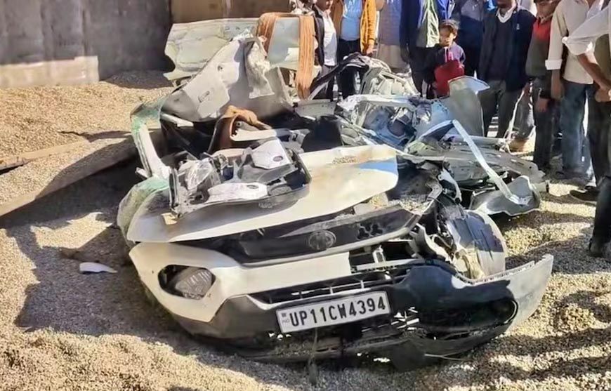 सहारनपुर में बड़ा हादसा: बजरी से लदा डंपर कार पर गिरा, एक परिवार के 7 सदस्यों की मौत