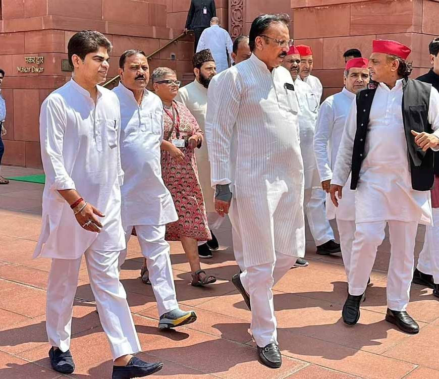 एक विधानसभा से 20 हजार वोटर गायब! SIR पर सपा सांसद राजीव के गंभीर आरोप