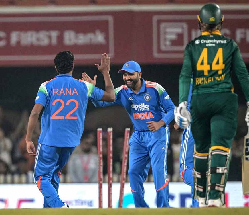 अफ्रीका ने पावरप्ले में गंवाए तीन विकेट, जॉर्जी-मैथ्यू ने पारी को संभाला