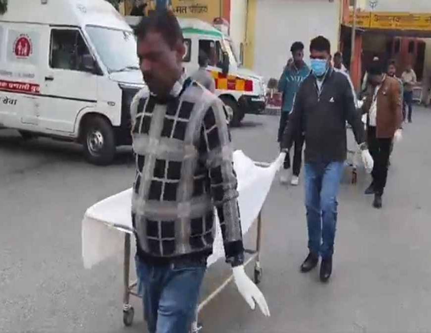 भीषण सड़क हादसा: मुरादाबाद में एक ही परिवार के पांच लोगों की मौत, CM योगी ने घटना पर जताया दुख