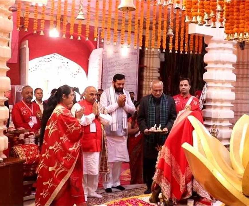 उपराष्ट्रपति सीपी राधाकृष्णन ने माँ भद्रकाली शक्तिपीठ में की विशेष पूजा, किया चांदी के घोड़े का अर्पण