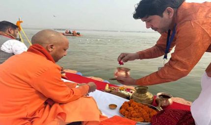 देश के सबसे बड़े वार्षिक धार्मिक मेले का काउंट डाउन शुरू,त्रिवेणी की पवित्र धारा में सम्पन्न हुआ गंगा पूजन