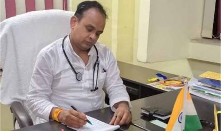 एक्शन में स्वास्थ्य मंत्री: OPD में बैठकर खुद किया मरीजों का इलाज