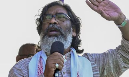 झारखंड में हेमंत सोरेन और बीजेपी की दोस्ती पर उठ रहे सवाल, पर्दे के पीछे की कहानी