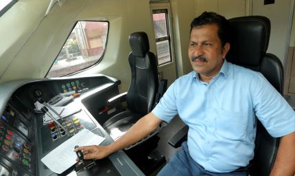रेलवे के लोको पायलट खाली पेट ट्रेन चला रहे, 10 मांगों को लेकर जारी आंदोलन