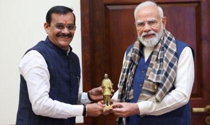 प्रधानमंत्री नरेंद्र मोदी से मिले खजुराहो सांसद वीडी शर्मा