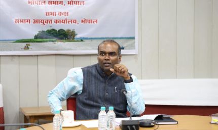 संभाग के सभी जिलों में 15 दिवस में सभी वाहनों का पीयूसी सर्टिफिकेशन करवाएं - संभागायुक्त  सिंह