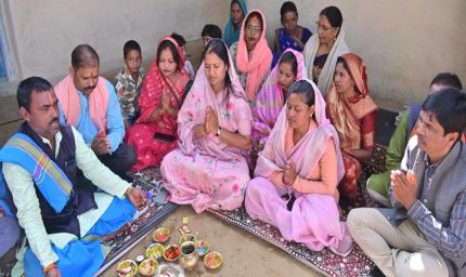 रायपुर : सुगम आवागमन की दिशा में बड़ा कदम: मंत्री श्रीमती लक्ष्मी राजवाड़े ने मुख्यमंत्री ग्राम गौरव पथ योजना के तहत किया सड़क निर्माण कार्यों का भूमिपूजन