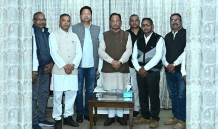 CM साय से मिले हल्बा-हल्बी समाज के प्रतिनिधि, शहीद गेंद सिंह शहादत दिवस समारोह का दिया न्योता