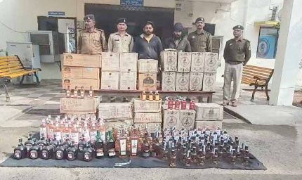 एमपी की लाखों की अवैध शराब जब्त, कार से तस्करी करते दो आरोपी गिरफ्तार