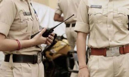 ड्यूटी पर इंस्टाग्राम रील में खोया कांस्टेबल, अचानक पहुंचे भोपाल कमिश्नर, तत्काल ठोका ₹500 का चालान
