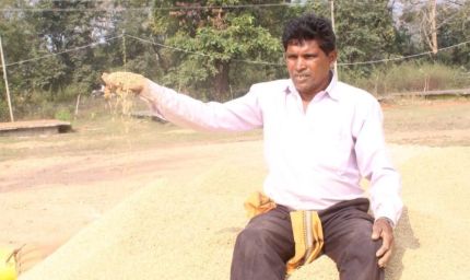 रायपुर : धान बिक्री से मिले पैसों से किसान जगतराम चौहान करेंगे बेटे की शादी