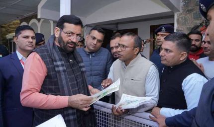 1400 कॉन्ट्रैक्ट टीचर्स की जॉब सिक्योरिटी पर सस्पेंस, सीएम नायब सैनी से मिला प्रतिनिधिमंडल