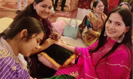 किसकी मेहंदी में पहुंचीं थीं जया किशोरी?, मेहंदी लगाए नजर आईं, तेजी से तस्वीर हो रही वायरल