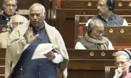 आपका भी समय आएगा… वंदे मातरम बहस में क्यों भड़के खरगे, शाह से तीखी नोकझोंक!