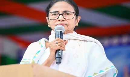 ममता बनर्जी का केंद्र पर हमला: मनरेगा की नई शर्तों को बताया ‘अनुचित’