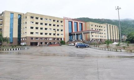 रायगढ़ मेडिकल कॉलेज में मरीजों के लिए न्यूरोसर्जन, यूरो सर्जन और नेफ्रोलॉजी डॉक्टर की सुविधा शुरू