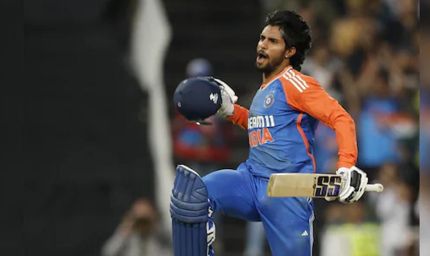 दूसरे टी20 में टीम इंडिया का संघर्ष, तिलक वर्मा छोड़ बाकी बल्लेबाज नाकाम, साउथ अफ्रीका की जीत में डिकॉक-बार्टमैन का अहम योगदान"