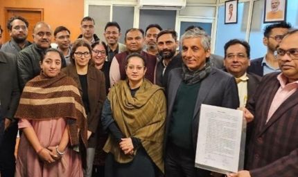 हरियाणा में सरकारी डॉक्टरों की हड़ताल खत्म, स्वास्थ्य मंत्री आरती राव के साथ मीटिंग में बनी सहमति